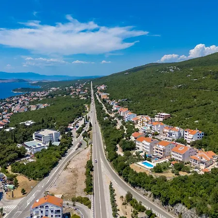 Alex Vikendica