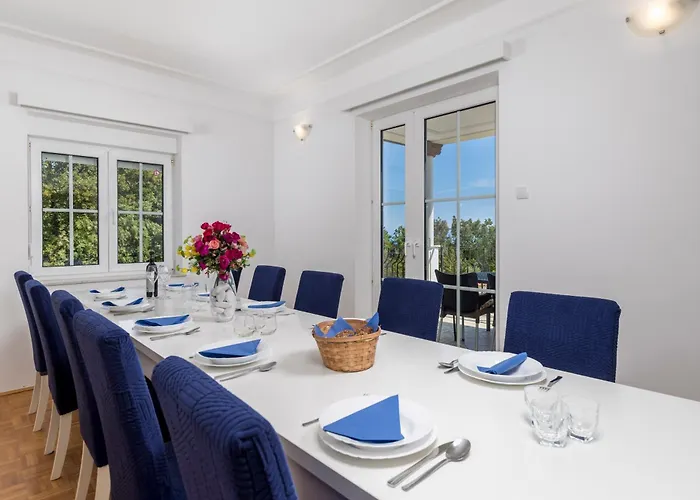 Alex Holiday home *